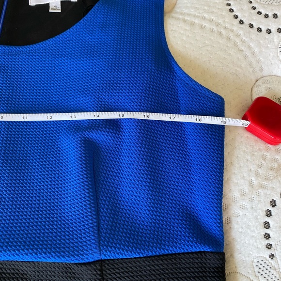 Suit and dress - Picture 4 of 6